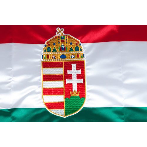 Bestickte ungarische Flagge mit Wappen
