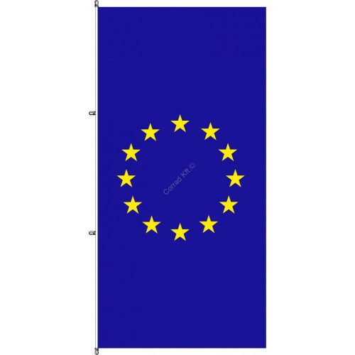 Karabineres álló EU zászló